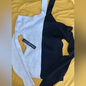 Almost Famous Women's Gray and Black Cowl Neck Sweater